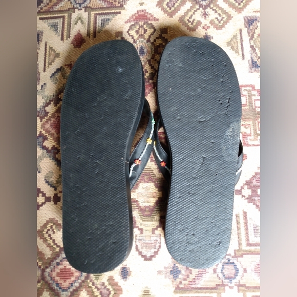 CLASSIFIED Floral Beadwork Platform Flip Flops - Picture 6 of 7